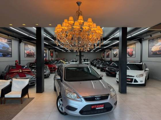 FORD FOCUS 1.6 GLX 8V FLEX 4P MANUAL FORD FOCUS 1.6 GLX 8V FLEX 4P MANUAL